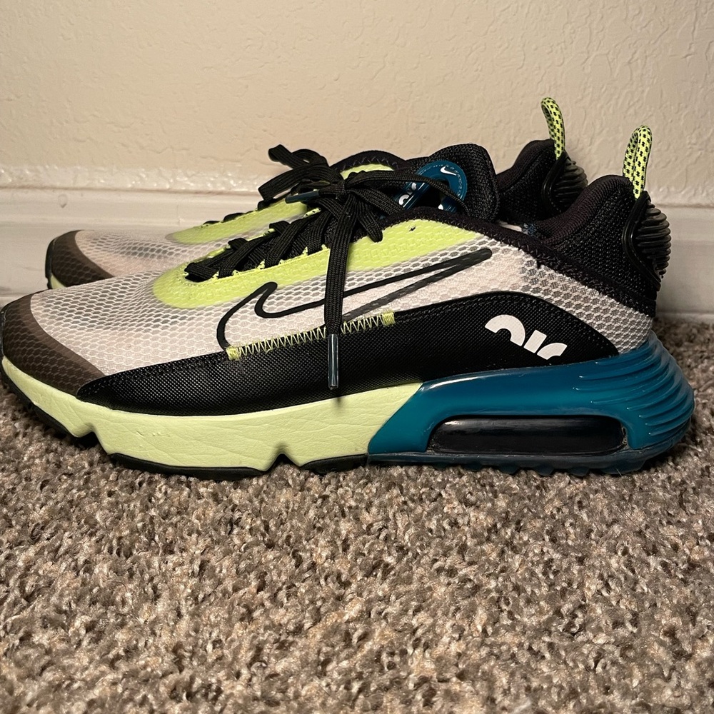Nike Air Max Sneakers in Volt, Teal, Black Size 7Y